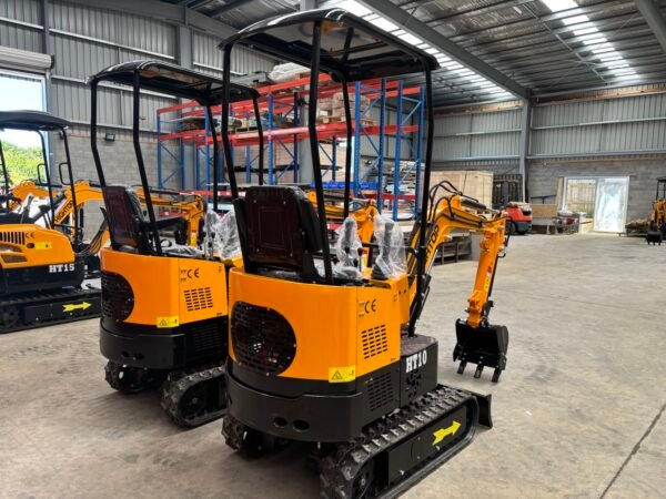 Hightop HT10 mini digger 1 ton comes with 3 buckets brand new