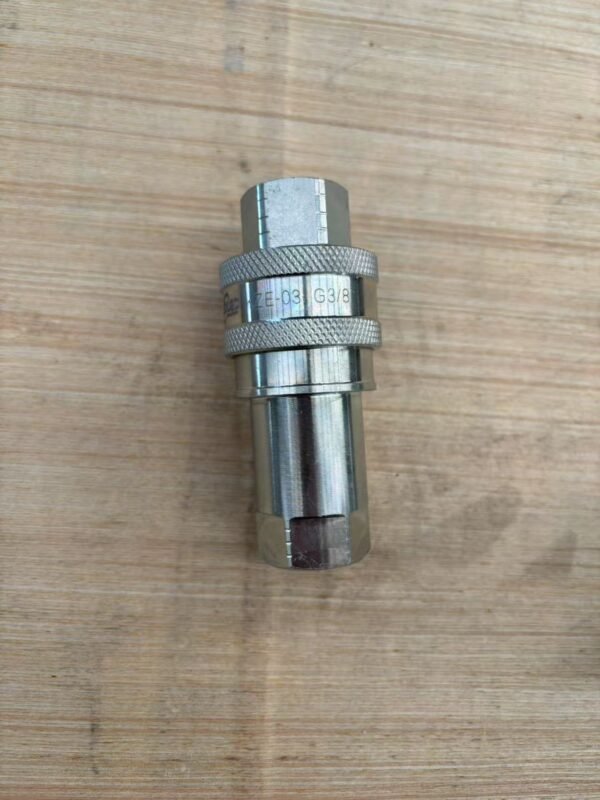06(1) Screw type hydraulic quick coupling with BSP thread for 1/2” Hose - one set