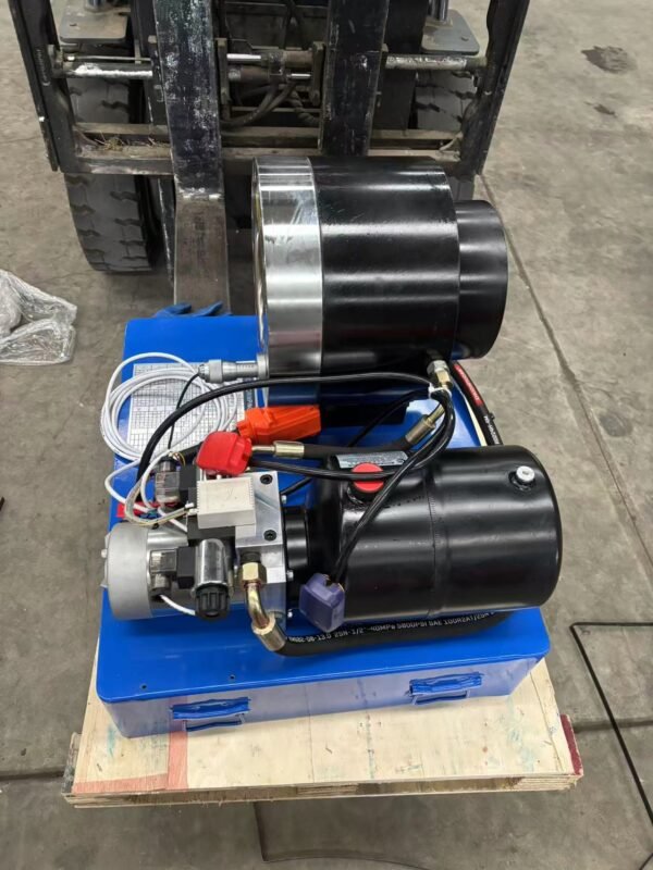 Brand new 12V/24V mobile hydraulic hose crimping machine.